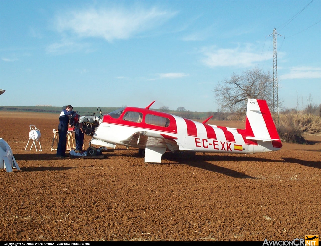EC-EXK - Mooney M20J - Tadair
