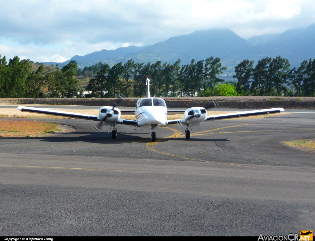 TI-AUA - Piper PA-34-200T Seneca II - Aerobell