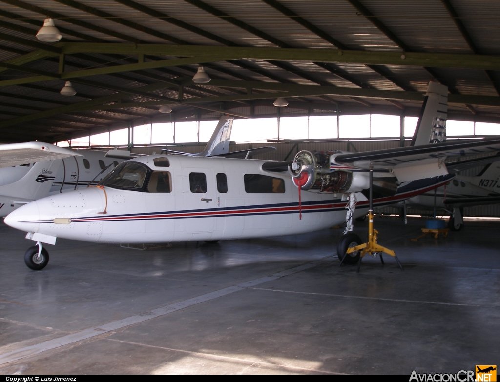 TI-AXU - Rockwell 690 Turbo Commander - Privado