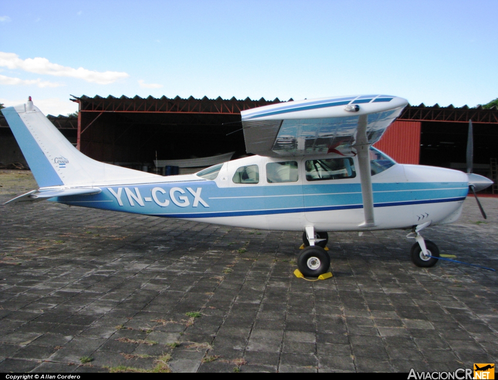 YN-CGX - Cessna 205 - Privado