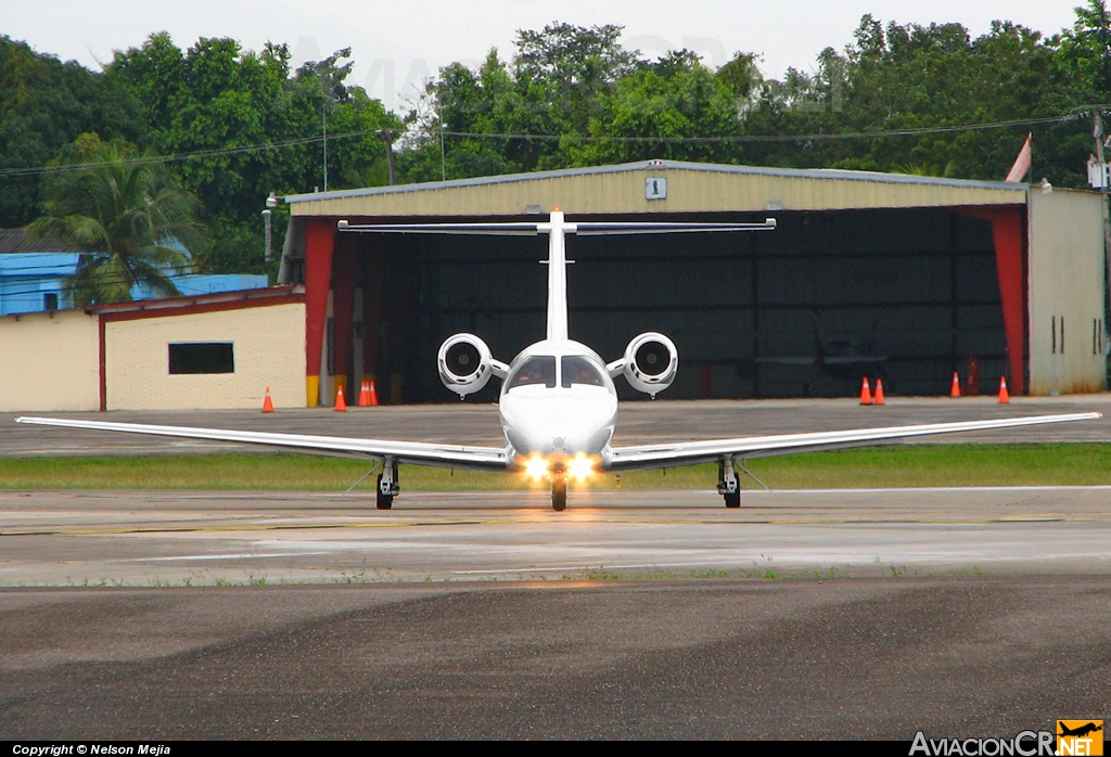 N777HN - Cessna 525A CitationJet 2 - Privado
