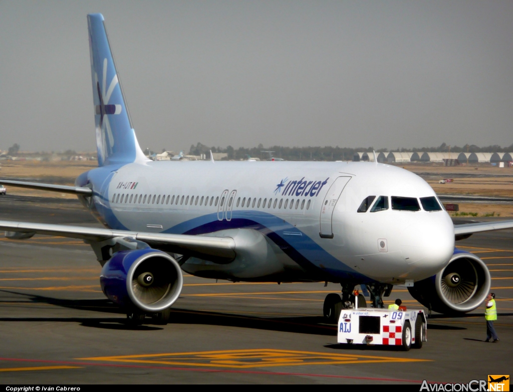 XA-IJT - Airbus A320-214 - Interjet