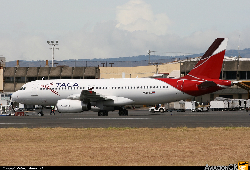 N680TA - Airbus A320-233 - TACA