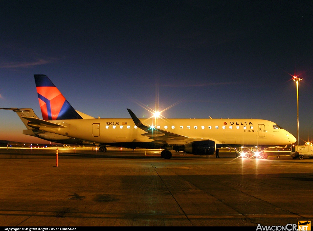 N202JQ - Embraer ERJ 170-200 LR - Delta Connection (Shuttle America)