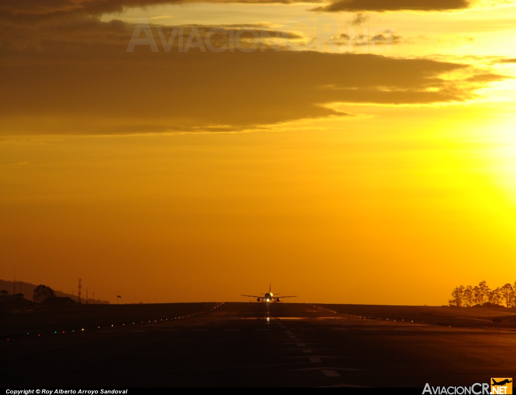 MROC - Aeropuerto - Pista