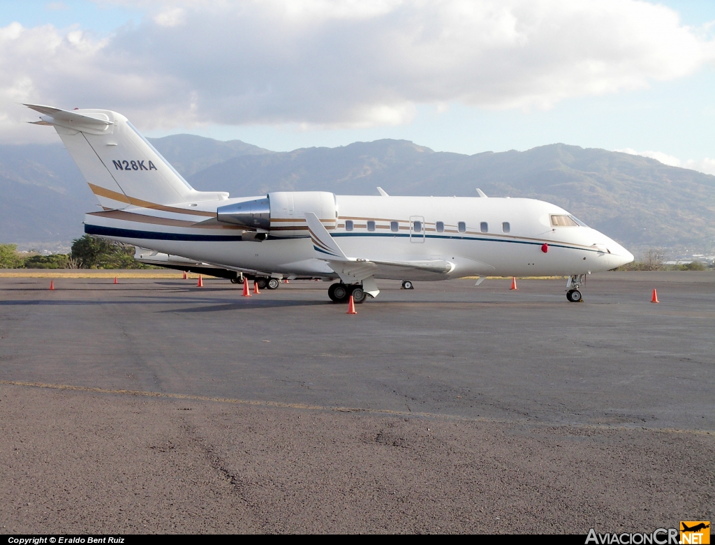 N28KA - Bombardier Challenger 604 (CL-600-2B16) - Privado