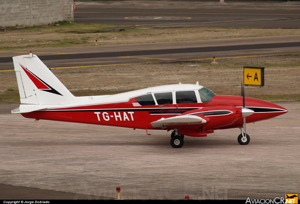 TG-HAT - Piper PA-23-250 Aztec - Privado