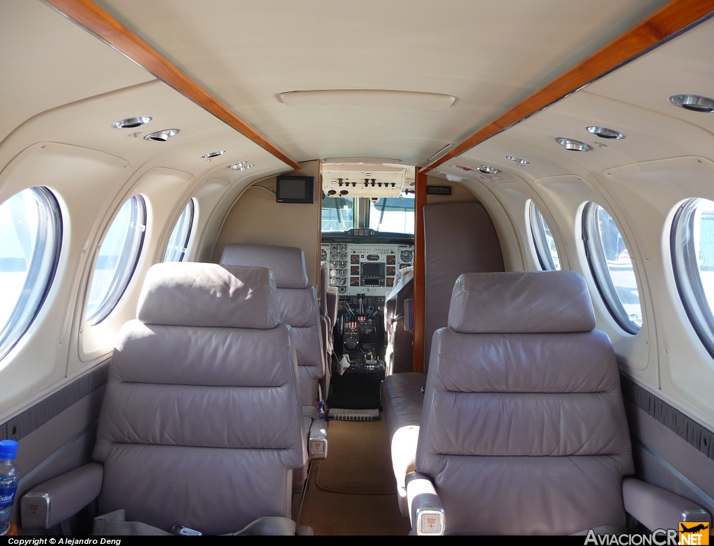 TI-TCT - Beechcraft Super King Air B200 - Privado (Teletica)