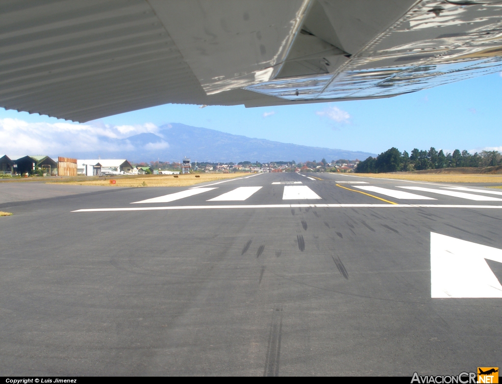 TI-AWA - Cessna 182S Skylane - Privado