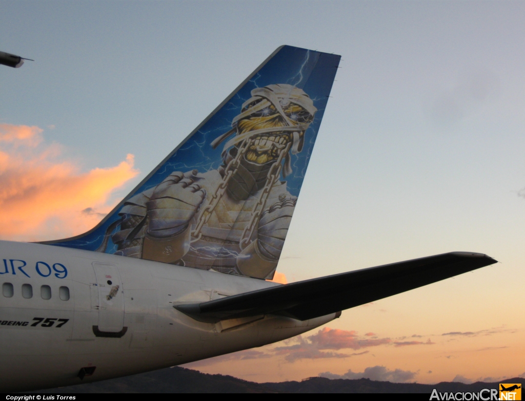 G-OJIB - Boeing 757-23A - Astraeus