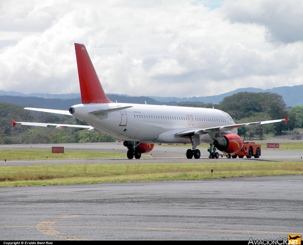 PR-MHH - Airbus A320-214 - TAM