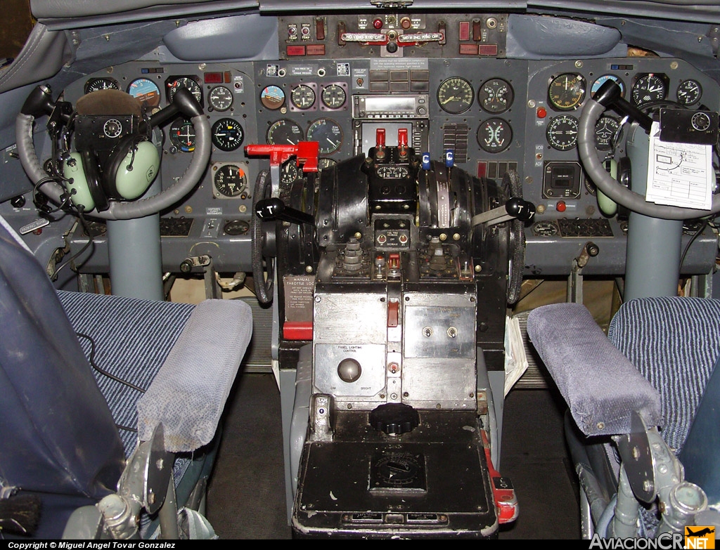 XA-UJI - Convair CV-640 - Aeronaves TSM