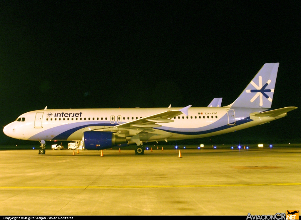 XA-VAI - Airbus A320-214 - Interjet