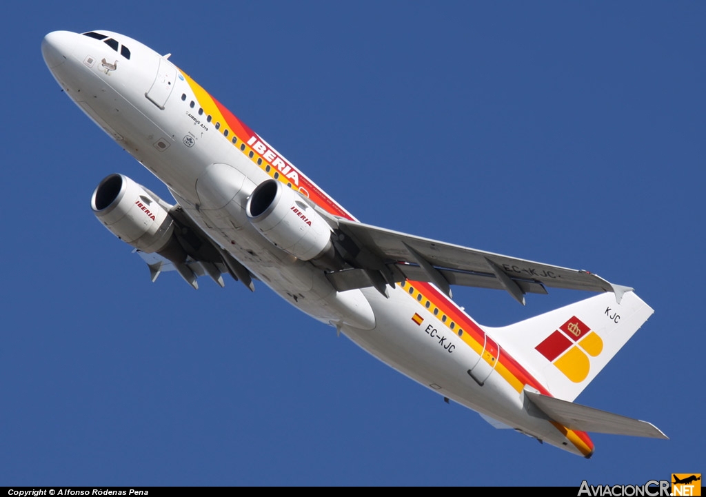 EC-KJC - Airbus A319-111 - Iberia