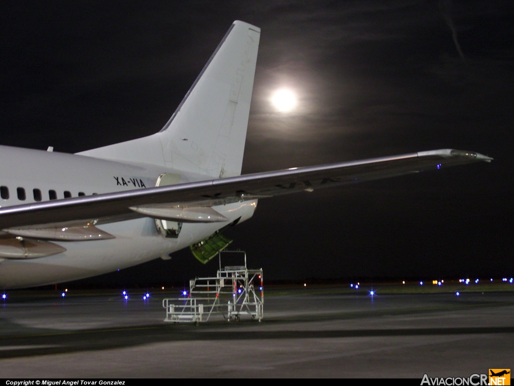 XA-VIA - Boeing 737-3B7 - Viva Aerobus