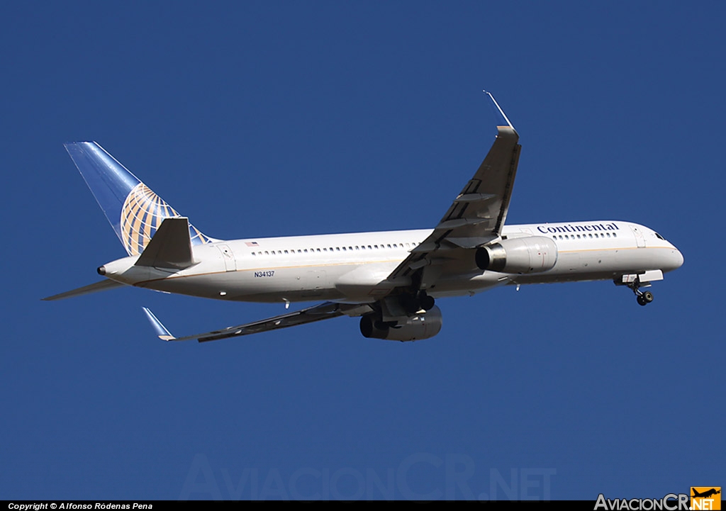 N34137 - Boeing 757-224 - Continental Airlines