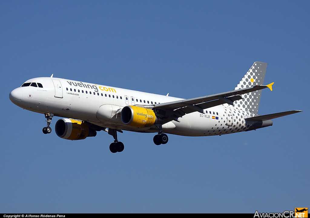 EC-KLB - Airbus A320-214 - Vueling