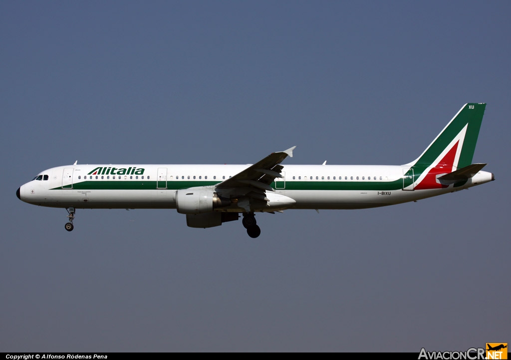 I-BIXU - Airbus A321-112 - Alitalia