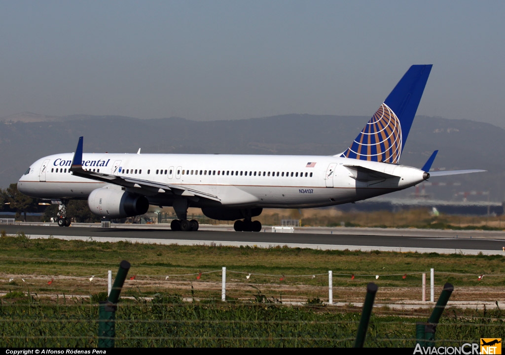 N34137 - Boeing 757-224 - Continental Airlines