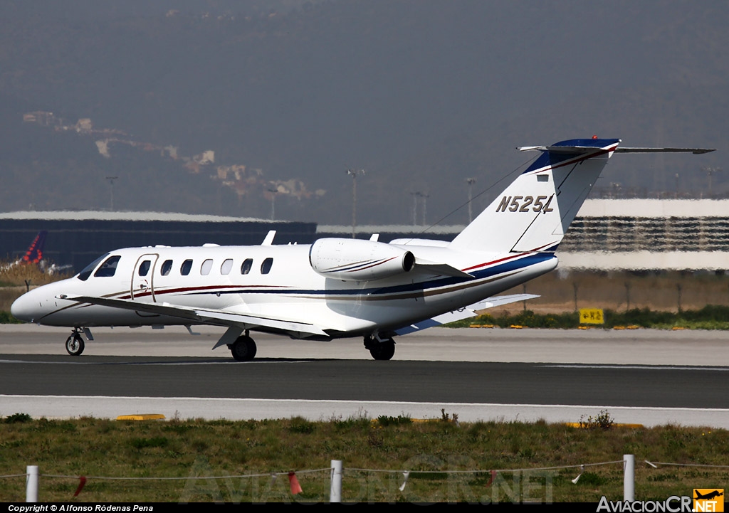 N525L - Cessna 525B CitationJet 3 - Privado