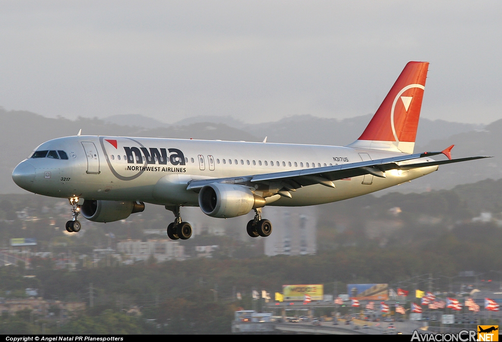 N317US - Airbus A320-211 - Northwest Airlines