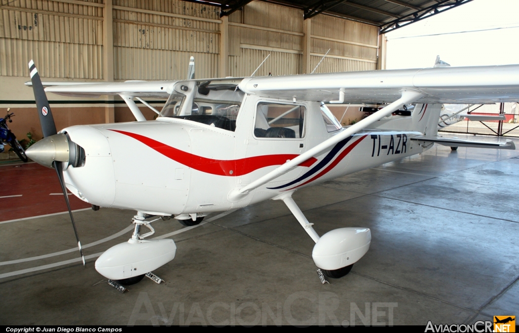 TI-AZR - Cessna 152 II - Privado
