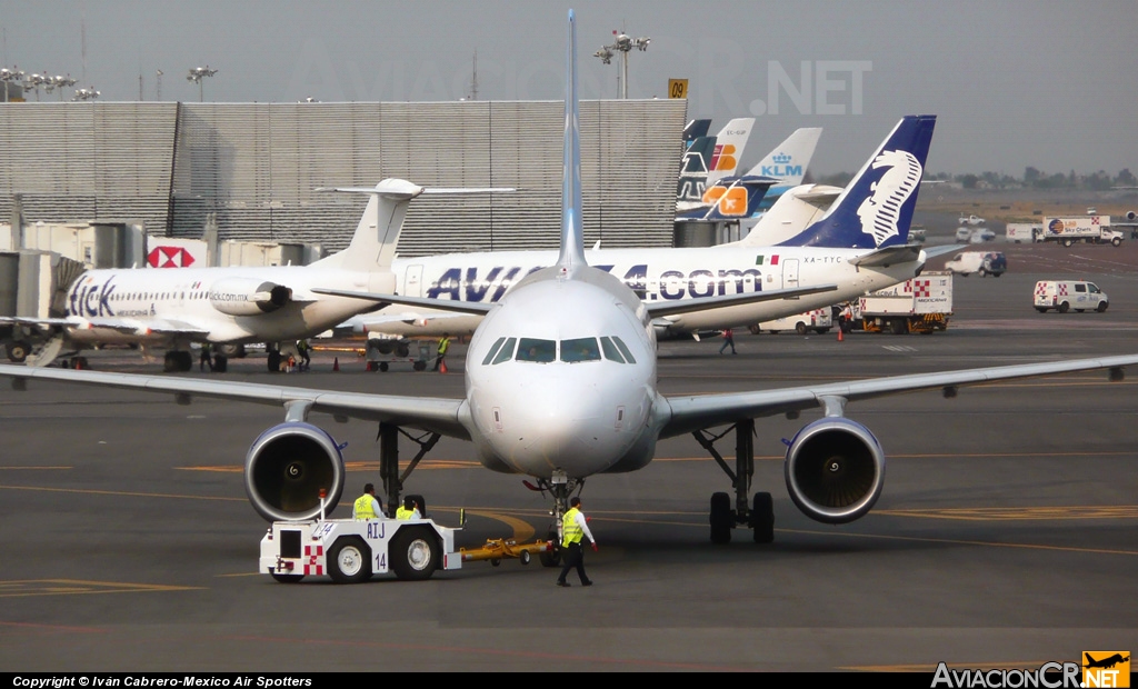 XA-MXM - Airbus A320-214 - Interjet