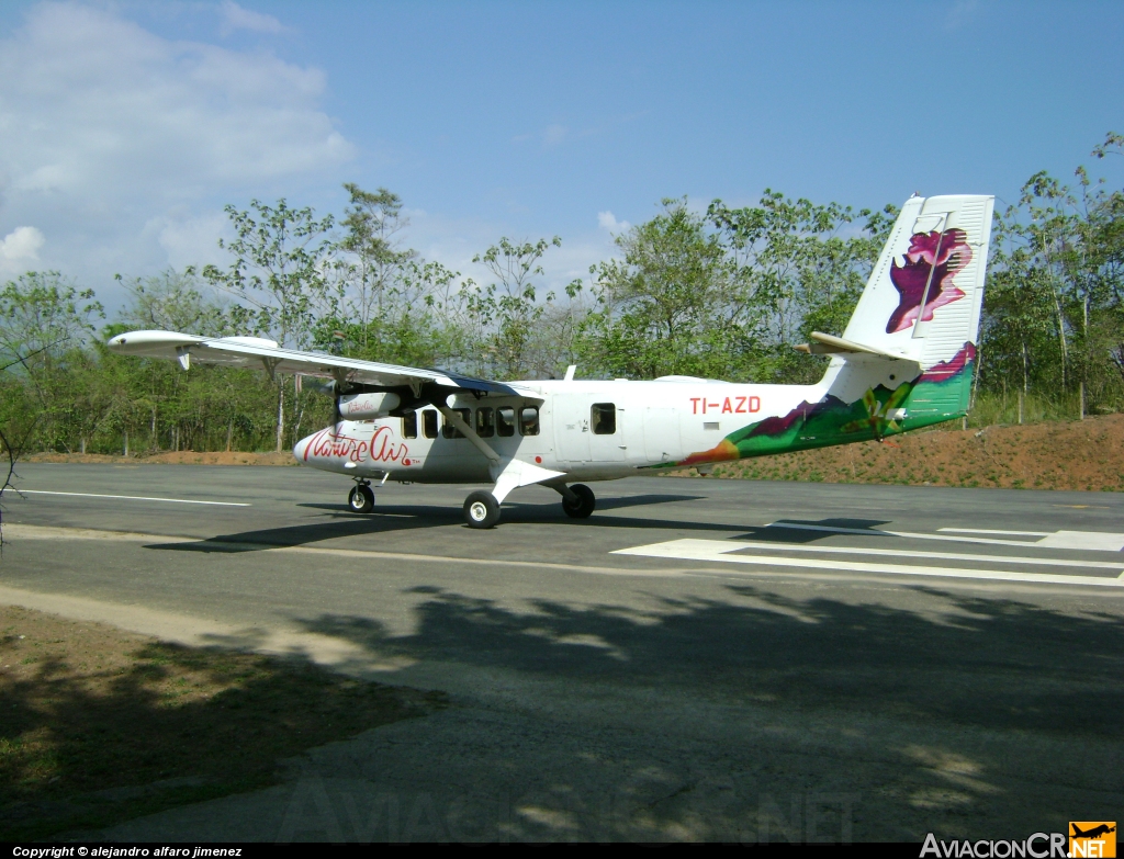 TI-AZD - De Havilland Canada DHC-6-300 Twin Otter - Nature Air