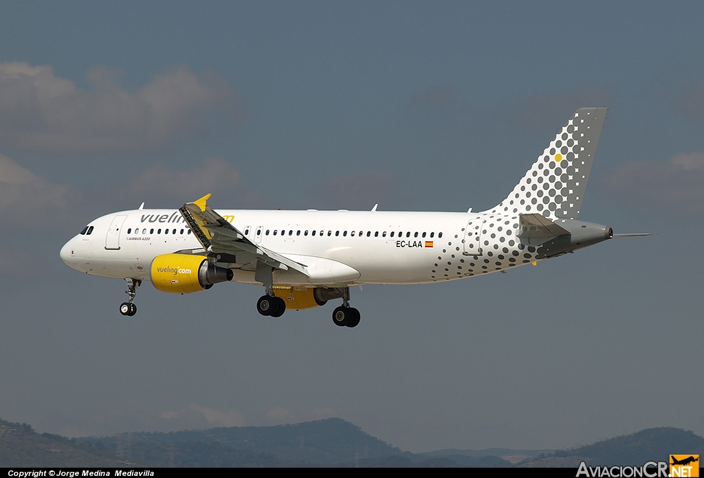 EC-LAA - Airbus A320-214 - Vueling