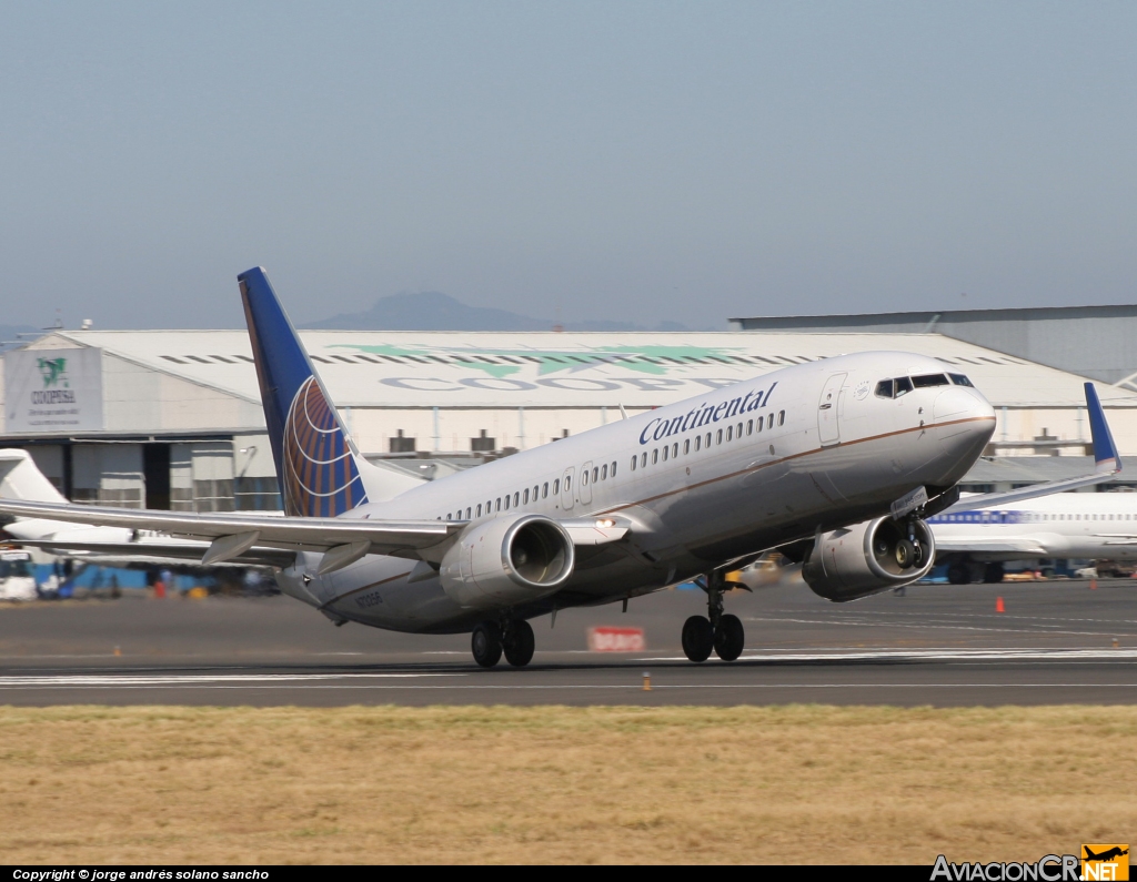 N73256 - Boeing 737-824 - Continental Airlines