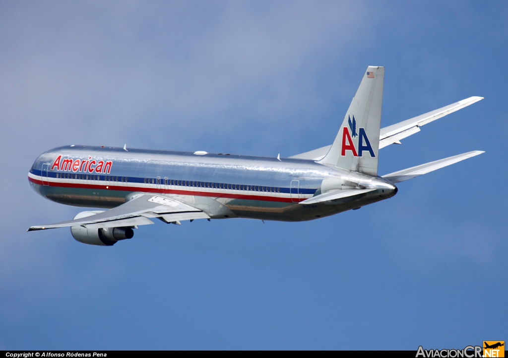 N393AN - Boeing 767-323/ER - American Airlines