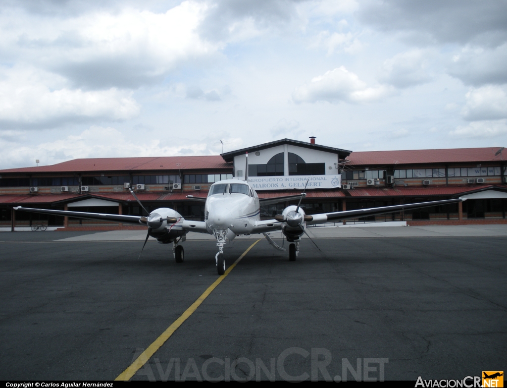 TI-AZO - Beechcraft King Air E90 - Aerobell