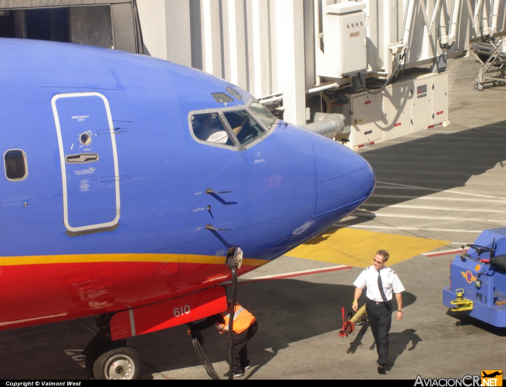 N610WN - Boeing 737-3H4 - Southwest Airlines