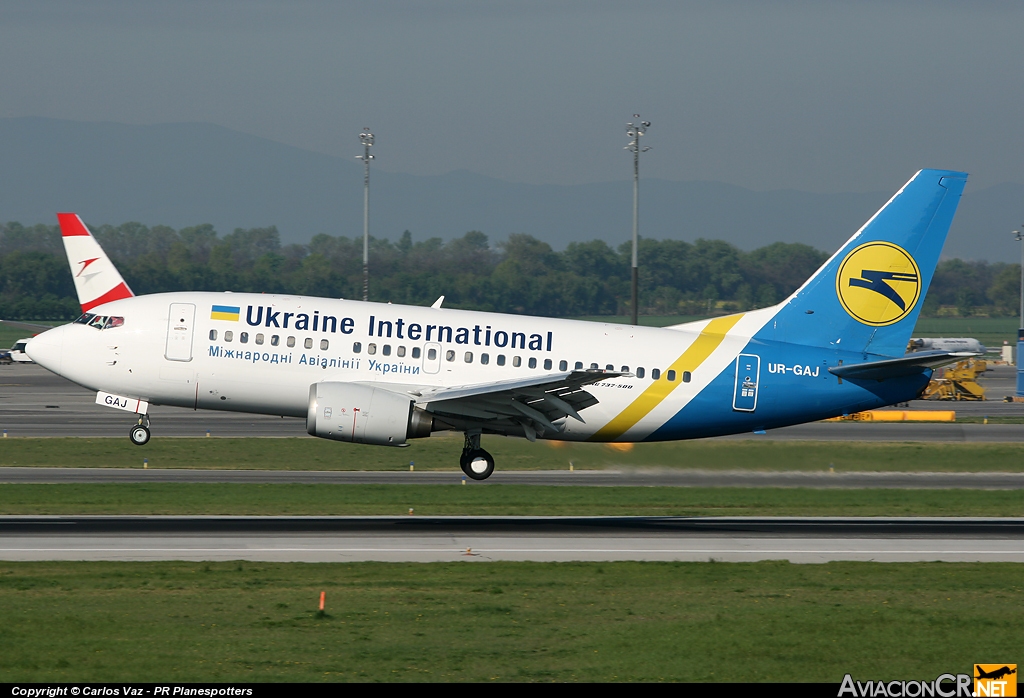 UR-GAJ - Boeing 737-5Y0 - Ukraine International