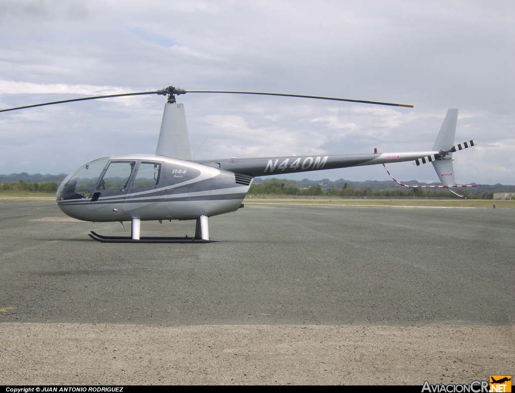 N440M - Robinson R-44 Astro - Privado