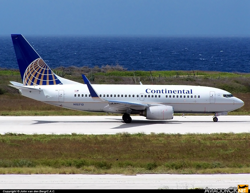 N15712 - Boeing 737-724 - Continental Airlines