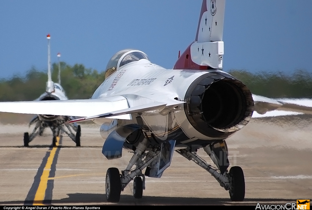 92-3888 - Lockheed Martin F-16C Fighting Falcon - U.S. Air Force - Thunderbirds