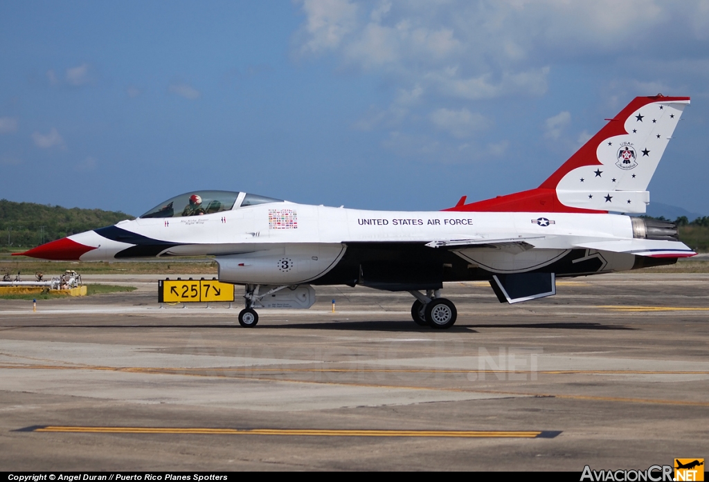 92-3888 - Lockheed Martin F-16C Fighting Falcon - U.S. Air Force - Thunderbirds