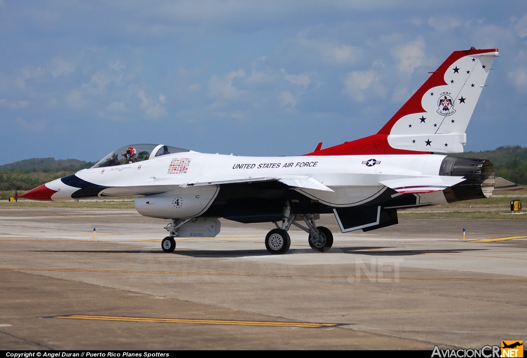 92-3890 - Lockheed Martin F-16C Fighting Falcon - U.S. Air Force - Thunderbirds
