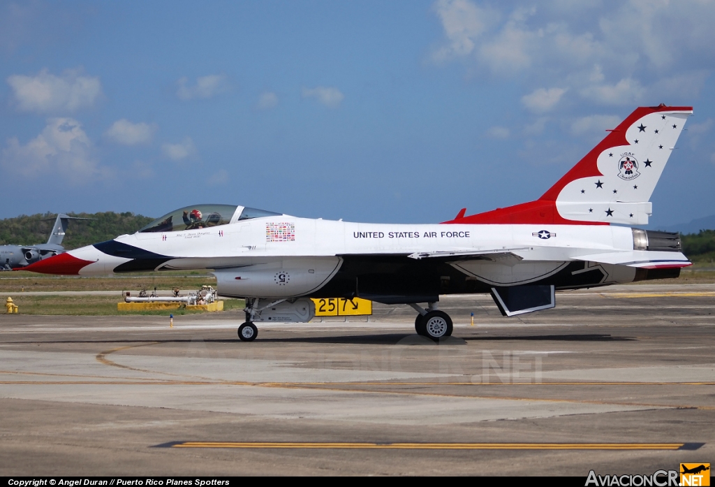 92-3896 - Lockheed Martin F-16C Fighting Falcon - U.S. Air Force - Thunderbirds