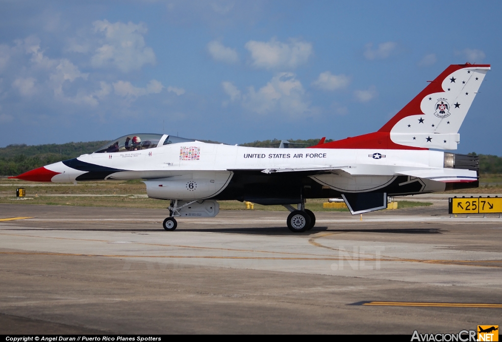 92-3898 - Lockheed Martin F-16C Fighting Falcon - U.S. Air Force - Thunderbirds