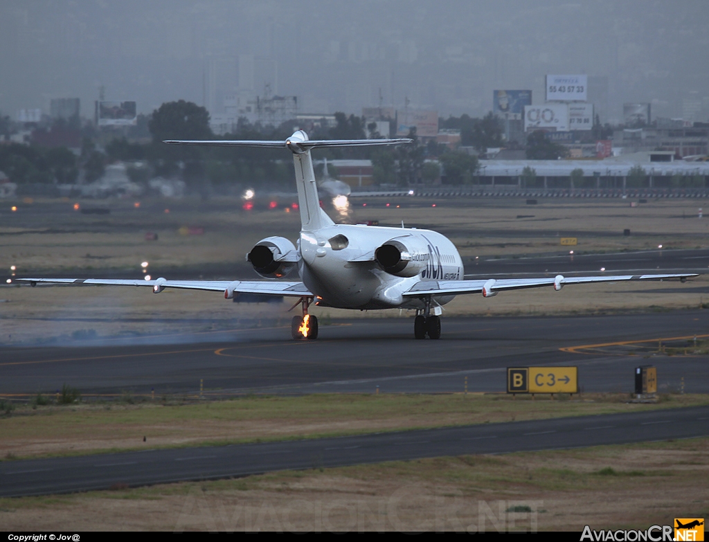 XA-LXG - Fokker F-100 - Click de Mexicana