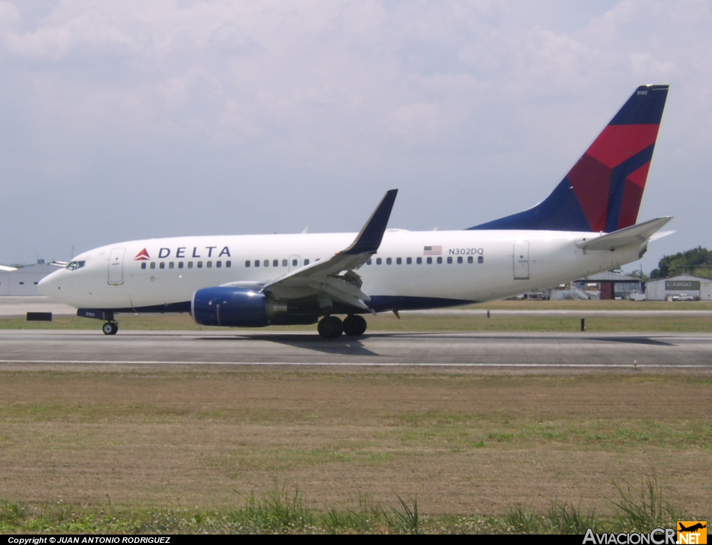 N302DQ - Boeing 737-732 - Delta Air Lines