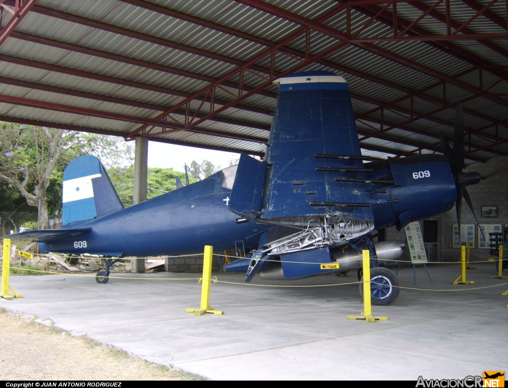 FAH-609 - Chance-Vought F4U-5NL Corsair - Fuerza Aerea Hondureña