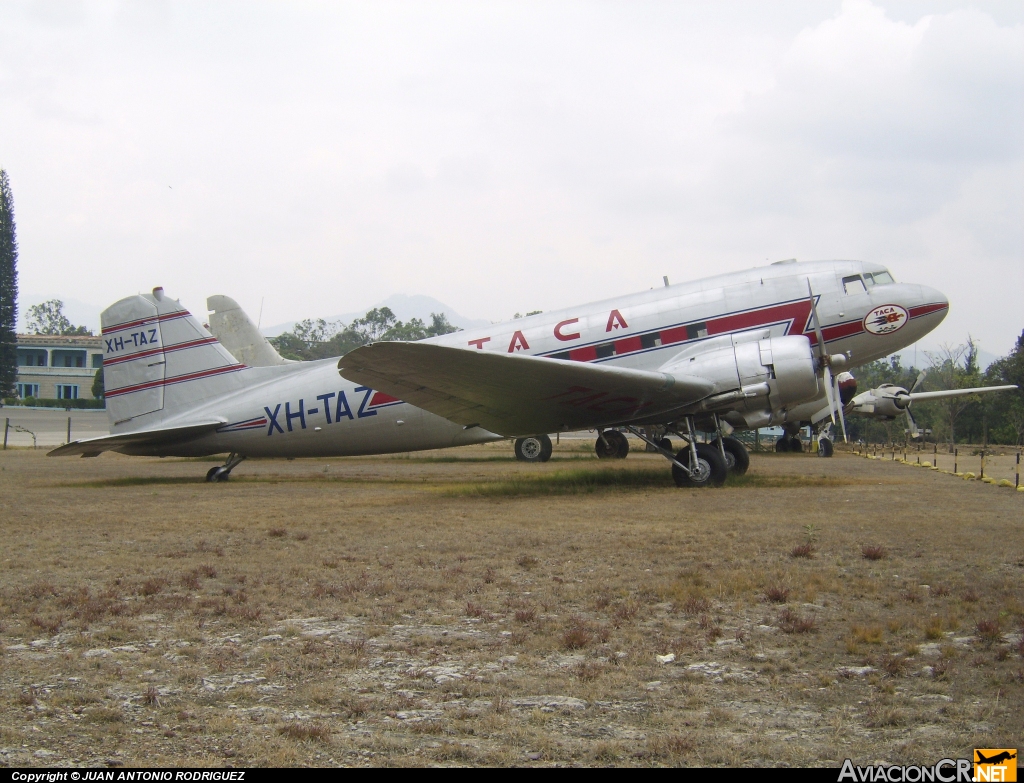 XH-TAZ - Douglas C-47A Skytrain - TACA