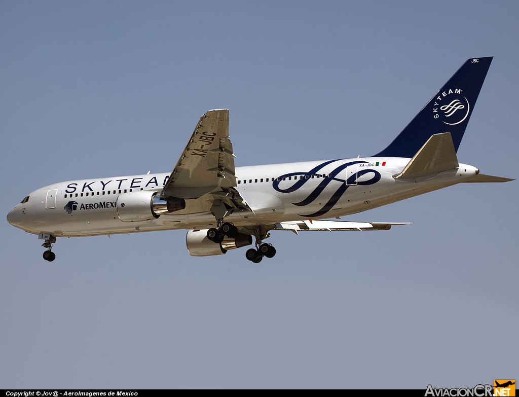 XA-JBC - Boeing 767-284 (ER) - Aeromexico