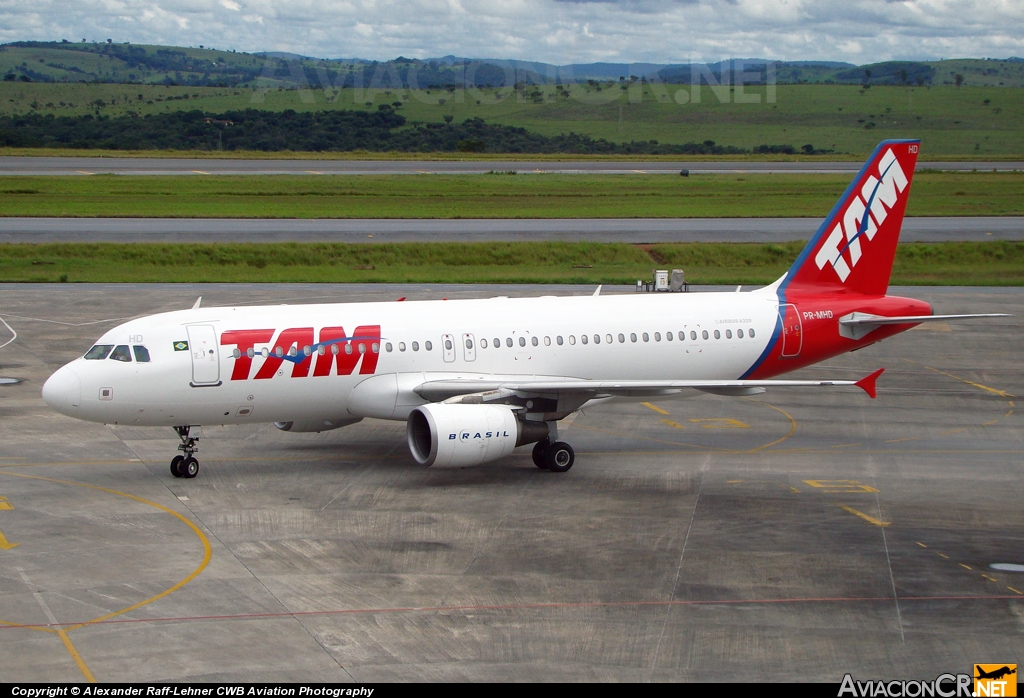 PR-MHD - Airbus A320-214 - TAM