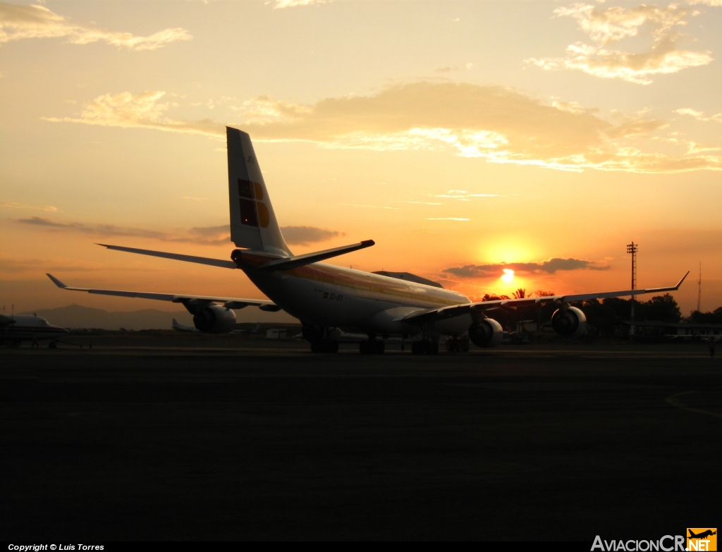 EC-JFX - Airbus A340-642 - Iberia