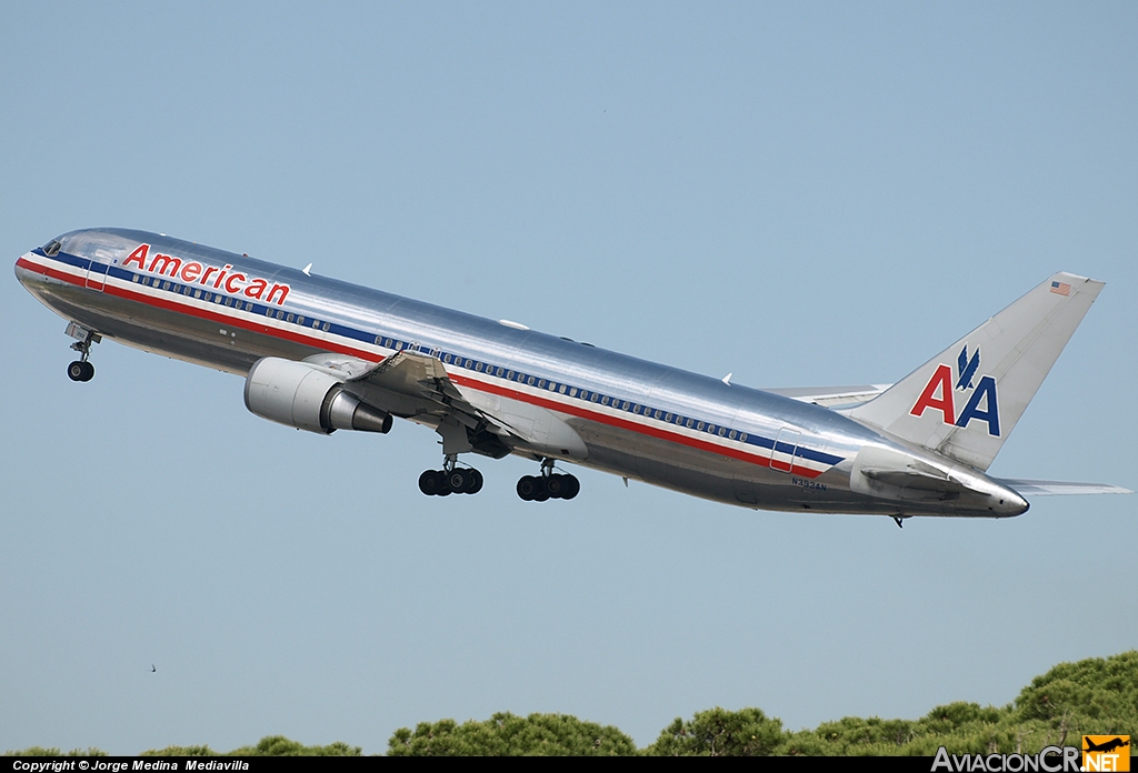 N393AN - Boeing 767-323/ER - American Airlines