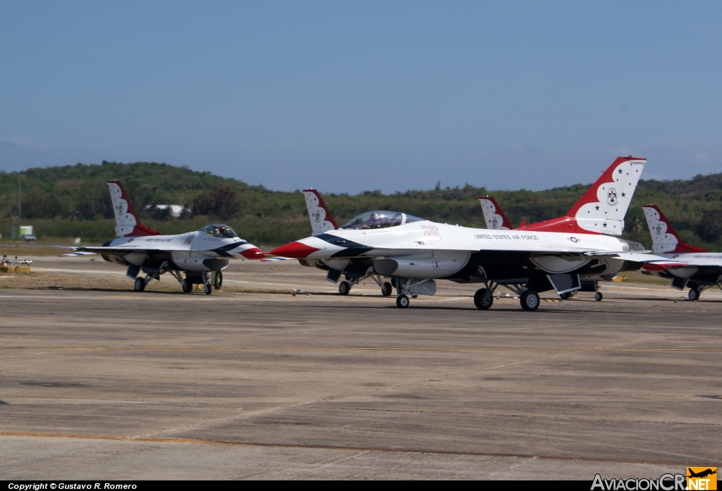 92-3880 - Lookheed Martin F-16C Fighting Falcon - USAF Thunderbirds